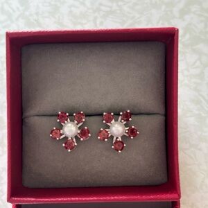 Elegant S925 sterling silver Garnet and Pearl Floral Earrings